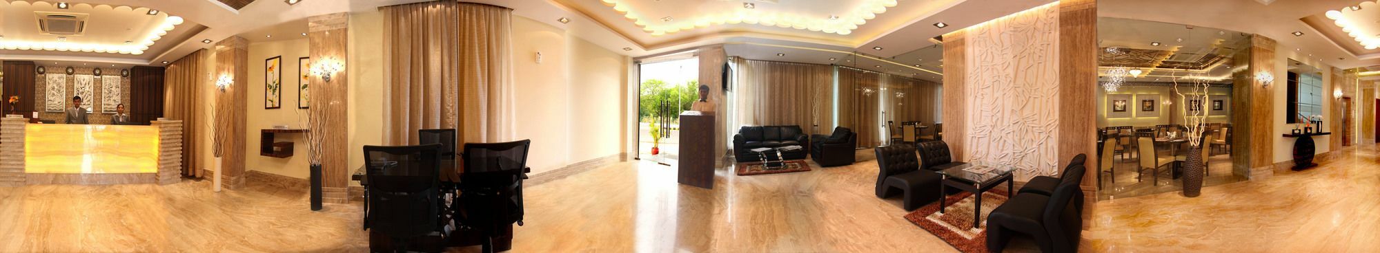 Hotel Pristine Residency Ahmedabad Exteriör bild
